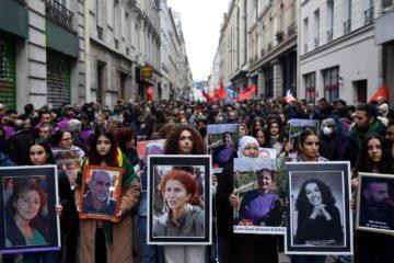 Η τριπλή δολοφονία σε κουρδικό πολιτιστικό κέντρο στο Παρίσι και η μυστήρια στάση των γαλλικών αρχών, φέρνουν μνήμες από τη δολοφονία Κούρδων προ δεκαετίας.