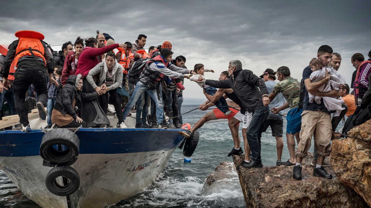 άσυλο πρόσφυγες μετανάστες Ελλάδα Ιταλία Βρετανία ΗΠΑ διώξεις δικαστήρια πολιτικές