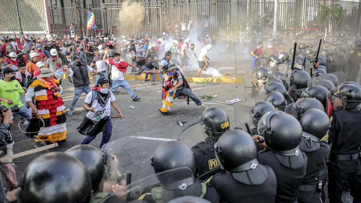 περού διαδηλώσεις πραξικοπηματική κυβέρνηση καταστολή