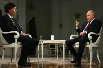 Η συνέντευξη που παραχώρησε ο Πούτιν στον ακροδεξιό Αμερικανό δημοσιογράφο Τάκερ Κάρλσον, προσέφερε μια συνολική εικόνα των διαφορετικών μεθόδων λογοκρισίας που ακολουθούν Ε.Ε. και ΗΠΑ.