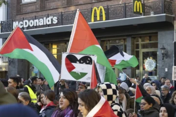 «Σοβαρή επίδραση» έχει το μποϊκοτάζ στη McDonald's λόγω της στήριξής της στη γενοκτονία του Ισραήλ στη Γάζα, σύμφωνα με κορυφαία στελέχη της.