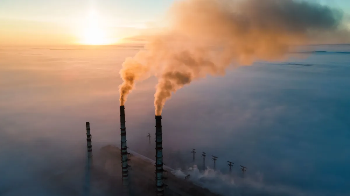 Μόλις 57 εταιρείες ορυκτών καυσίμων και τσιμέντου, συνδέονται άμεσα με το 80% των παγκόσμιων εκπομπών διοξειδίου του άνθρακα από το 2016 έως το 2022.